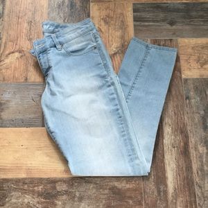 Limited light wash Jean size 6